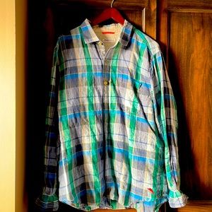 Men’s plaid long sleeve button down